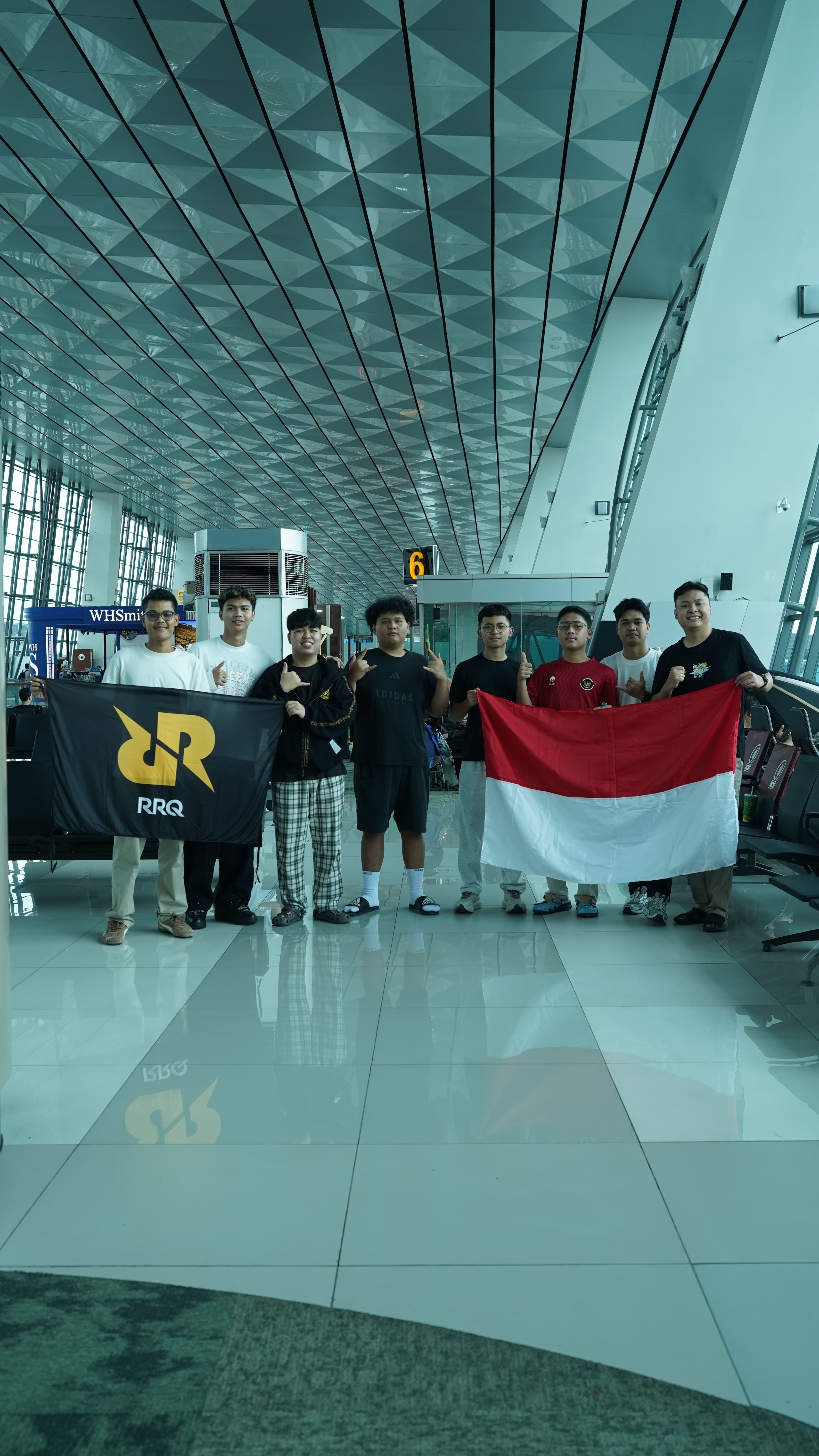 Coach Ady dan RRQ Kazu