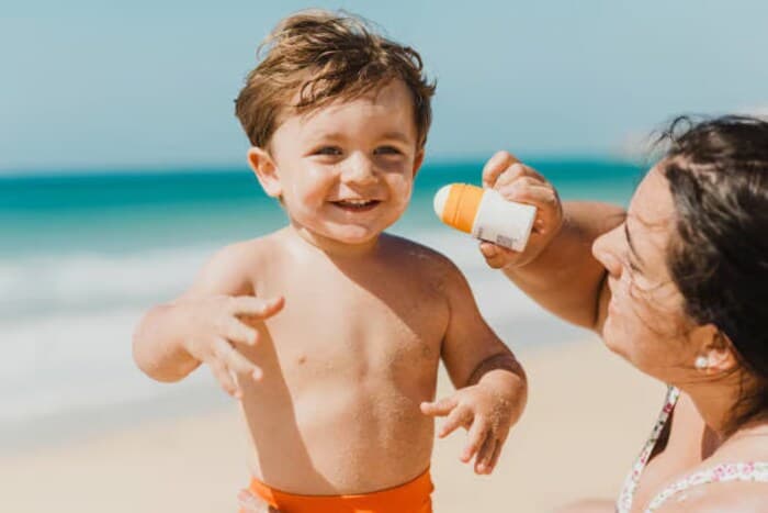 Penggunaan SPF pada Bayi (Foto: VRITIMES.com)
