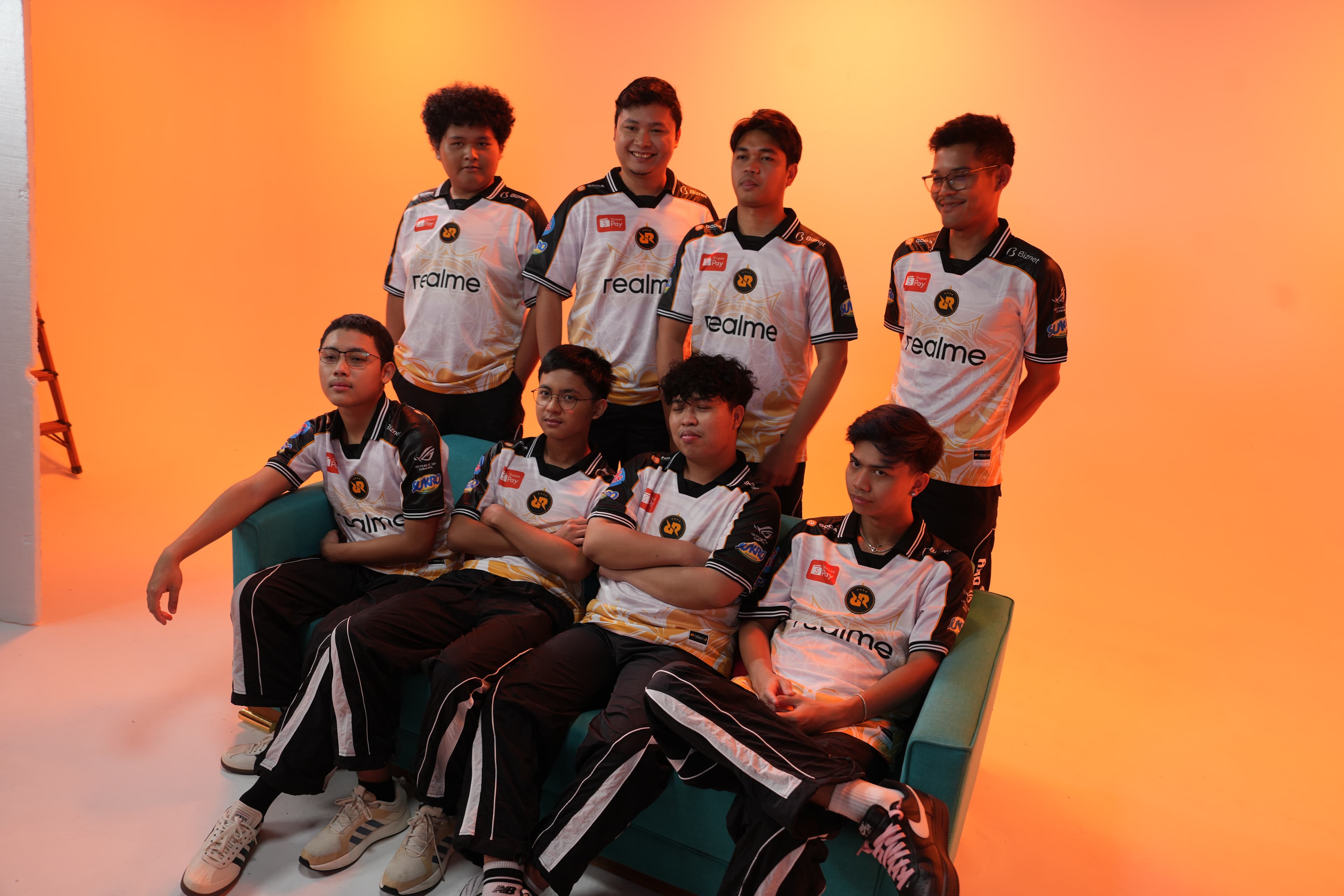 Coach Ady dan RRQ Kazu Foto Bersama