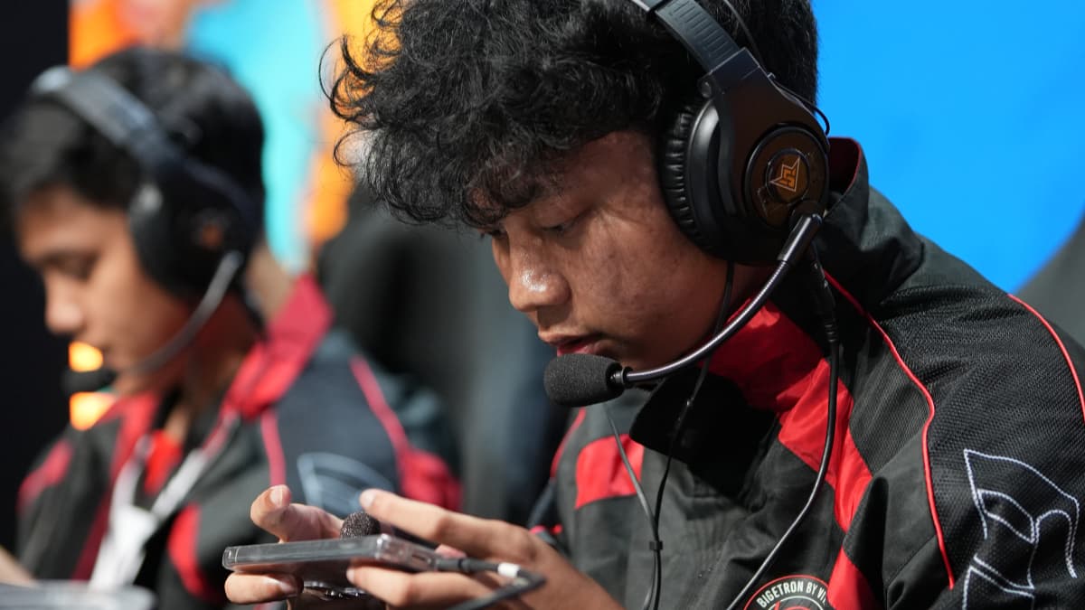 Coach 33Tri menilai para roster sekarang lebih berfokus kepada penguasaan meta dan chemistry antar pemain di tengah Game. (FOTO: Garena Indonesia)